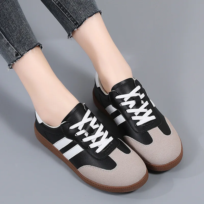 Flat Luxury Shoes Women 2024 Autumn New Classic Ladies Sneakers Women Leather Retro Low Cut Lace -up Casual Round Toe Grey White