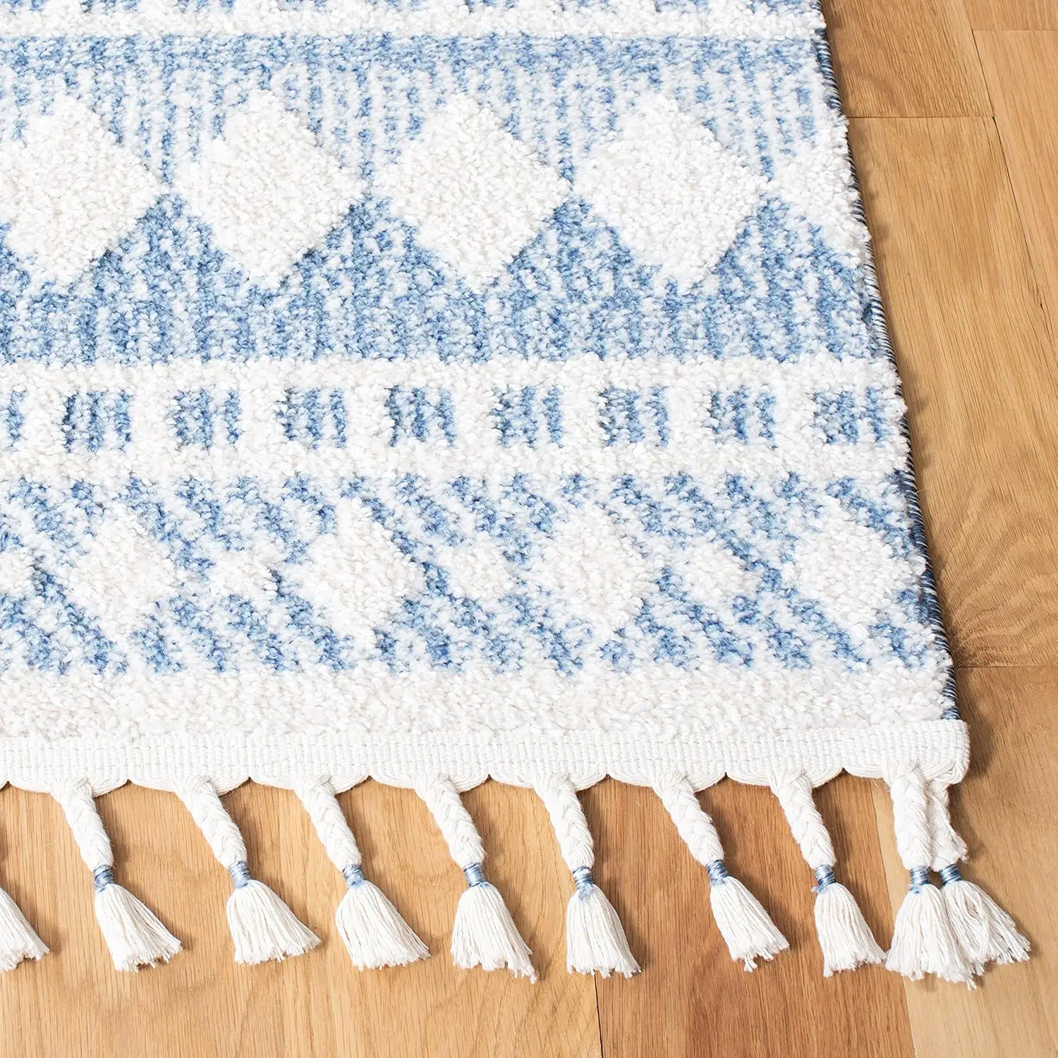 

Safavieh Moroccan Tassel Shag Collection Accent Rug - 4'5"" X 6'5"", Ivory & Light Blue, 0.75-Inch Thick Ideal For High Traffic