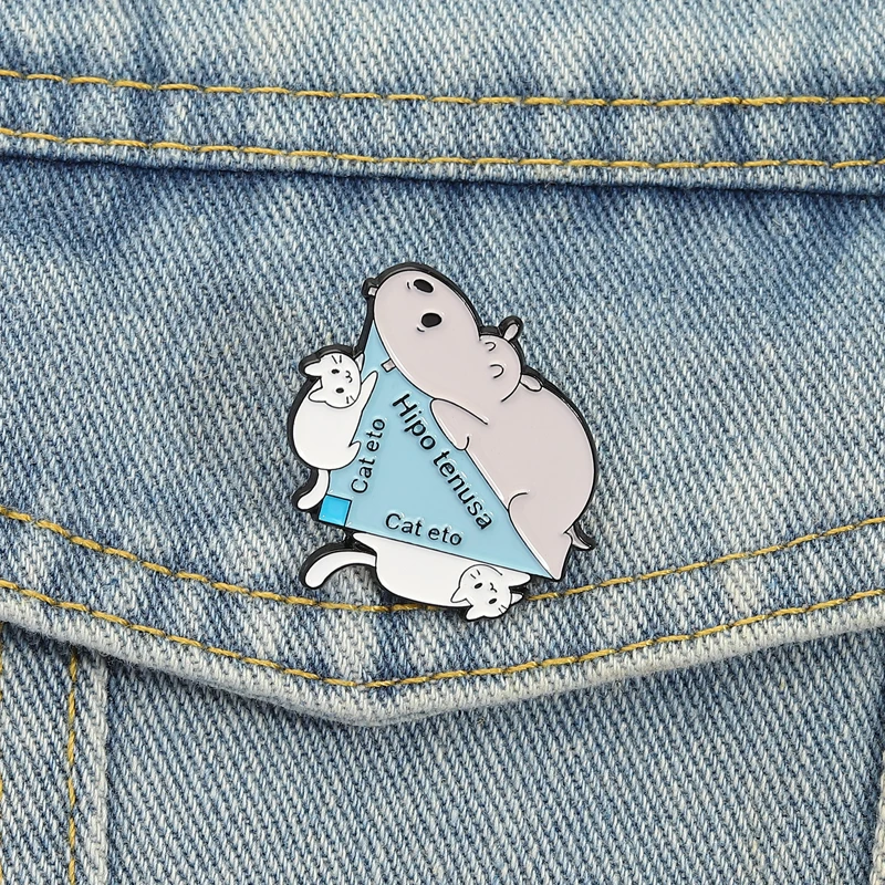 Alfileres esmaltados de Hipo tenusa Cat eto, broches de gato de hipopótamo, insignias de solapa, joyería triangular de matemáticas de animales, regalo para amigos