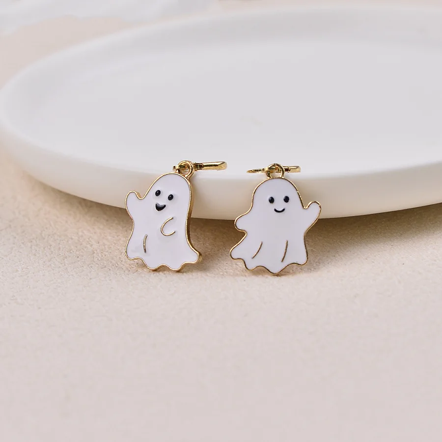 

Cute Luminous Halloween Ghost Minimalist Drop Earrings for Women Trick or Treat Card Packed Spirit Charms for Spooky Parties