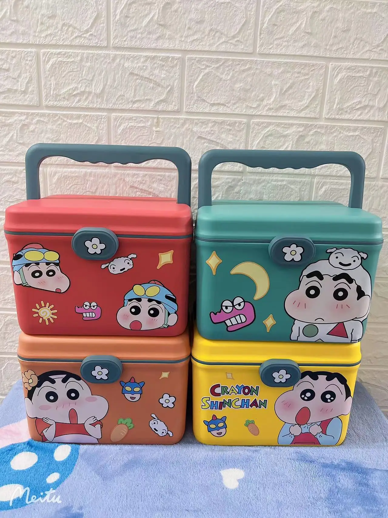 

Crayon Shin-Chan Creative Portable Medicine Kit Cartoon Medicine Storage Medicine Box Desktop Gift