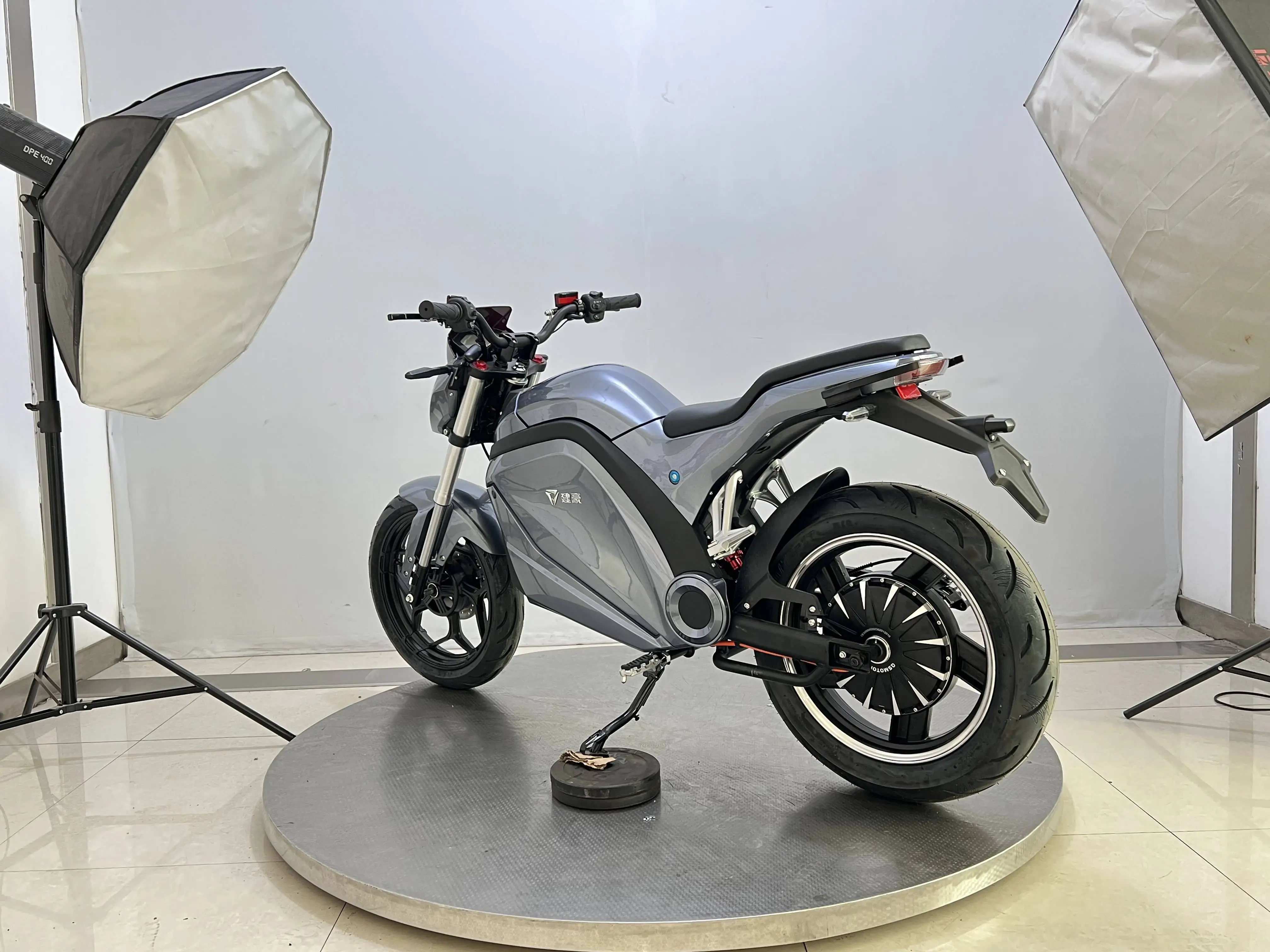 Rear wheel and suspension detail