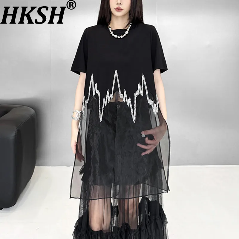 

Женская футболка HKSH с круглым вырезом, короткими рукавами, пайетками, сетчатыми вставками и подплечниками, элегантный темный повседневный топ, новинка лета HK21550