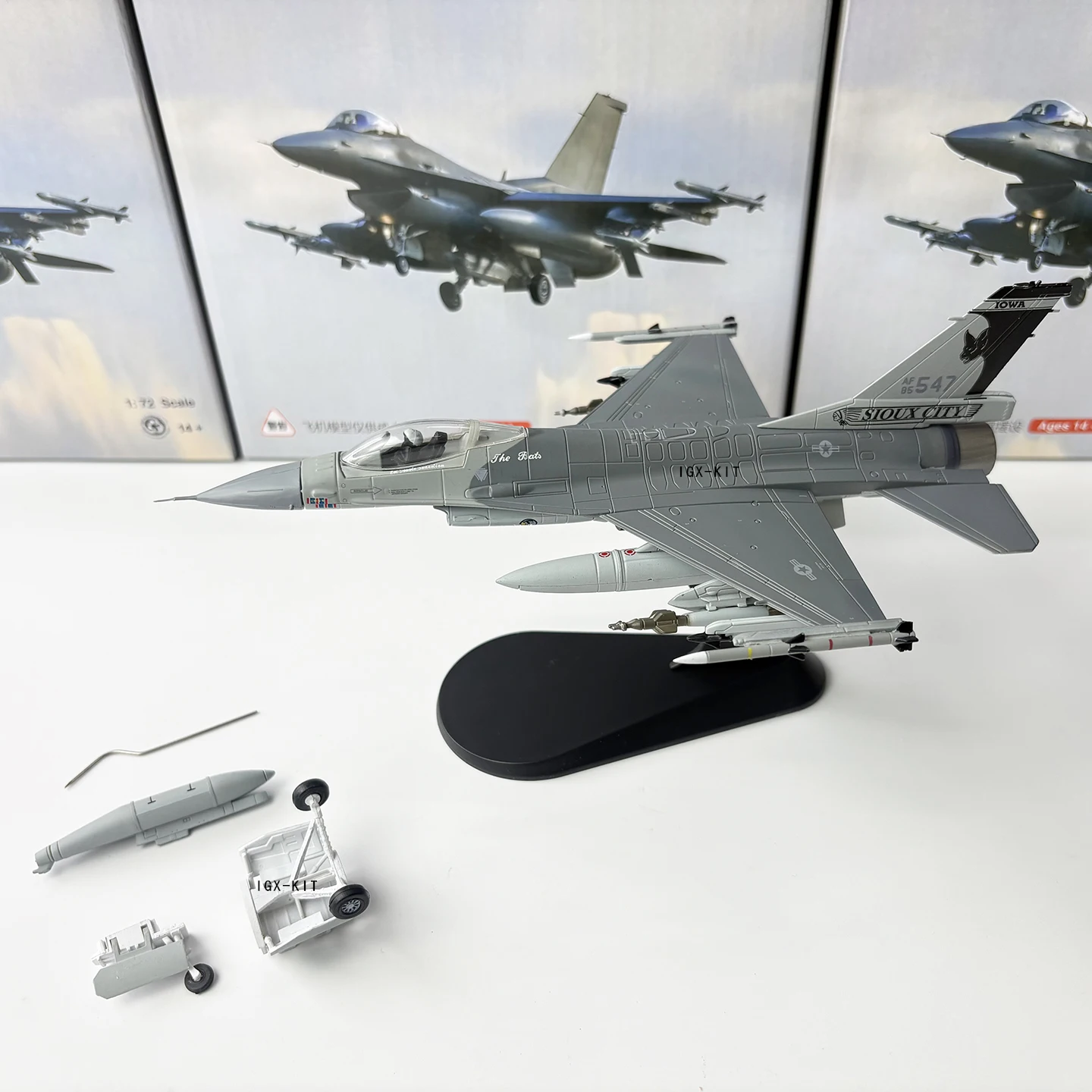 1-72-米国空軍-f-16c-戦闘機モデル-f16-ブラックバット中隊ダイキャスト完成軍用機モデルコレクションオーナメント