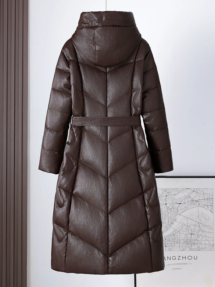 Giacca Invernale da Donna in Vera Pelle di Pecora con Cappuccio, Slim Fit, Calda e Imbottita, Chiusura con Cerniera, Modello Exclusivo