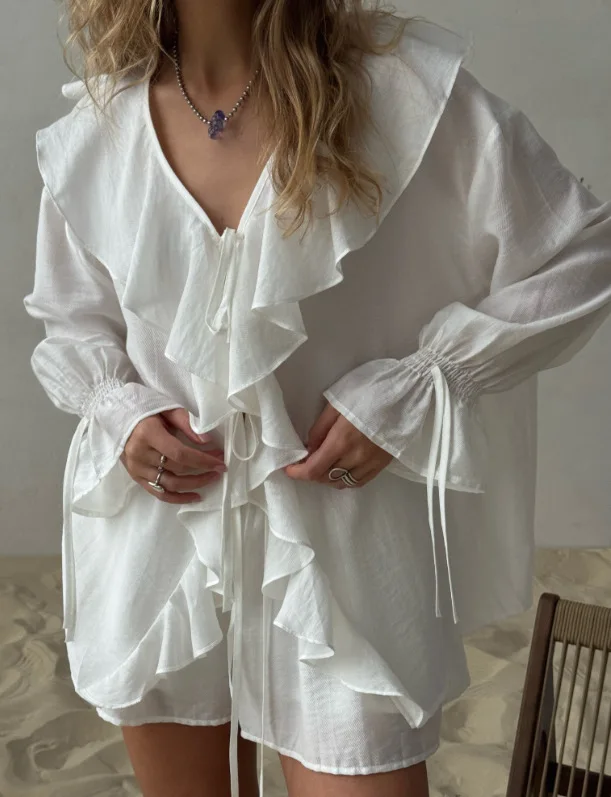 Zweiteiliges Rüschen-Outfit für Damen, Set aus Langarm-Bluse mit V-Ausschnitt und Shorts, Lässige, Passende Freizeitkleidung