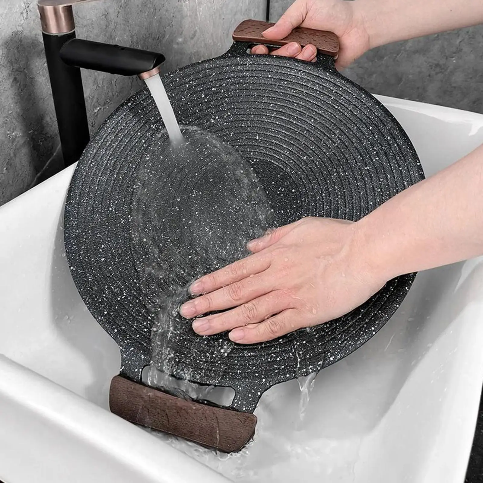 

BBQ Grill Pan Camping Pan With Handles Portable BBQ Griddle For Outdoor Travel Picnic Kitchen Bakeware Household Tools 340x75mm