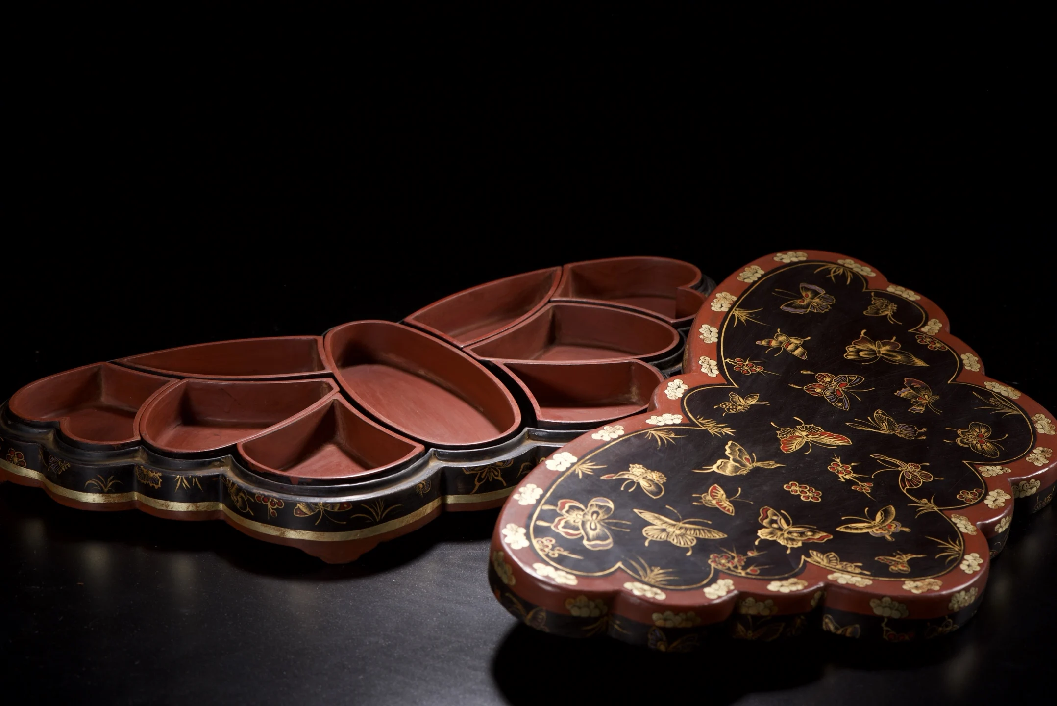 Old Wooden Lacquerware Outline in gold Flower butterfly pattern Butterfly shaped box storage box