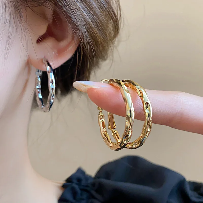 

Модные ювелирные изделия: серьги-гвоздики из серебра 925 пробы с золотистым покрытием и жатой металлической поверхностью для женщин, изящные аксессуары