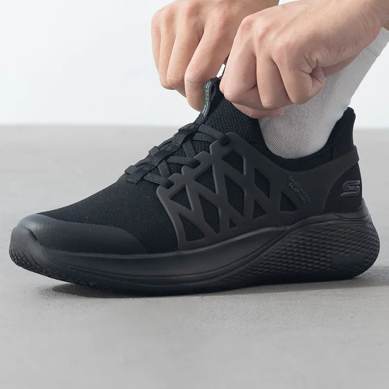 zapatillas-deportivas-para-hombre-skechers-modelo-118308-bbk-color-negro-con-suela-antideslizante-diseno-que-permite-calzarlas-facilmente-ideales-para-uso-diario-comodas-y-transpirables