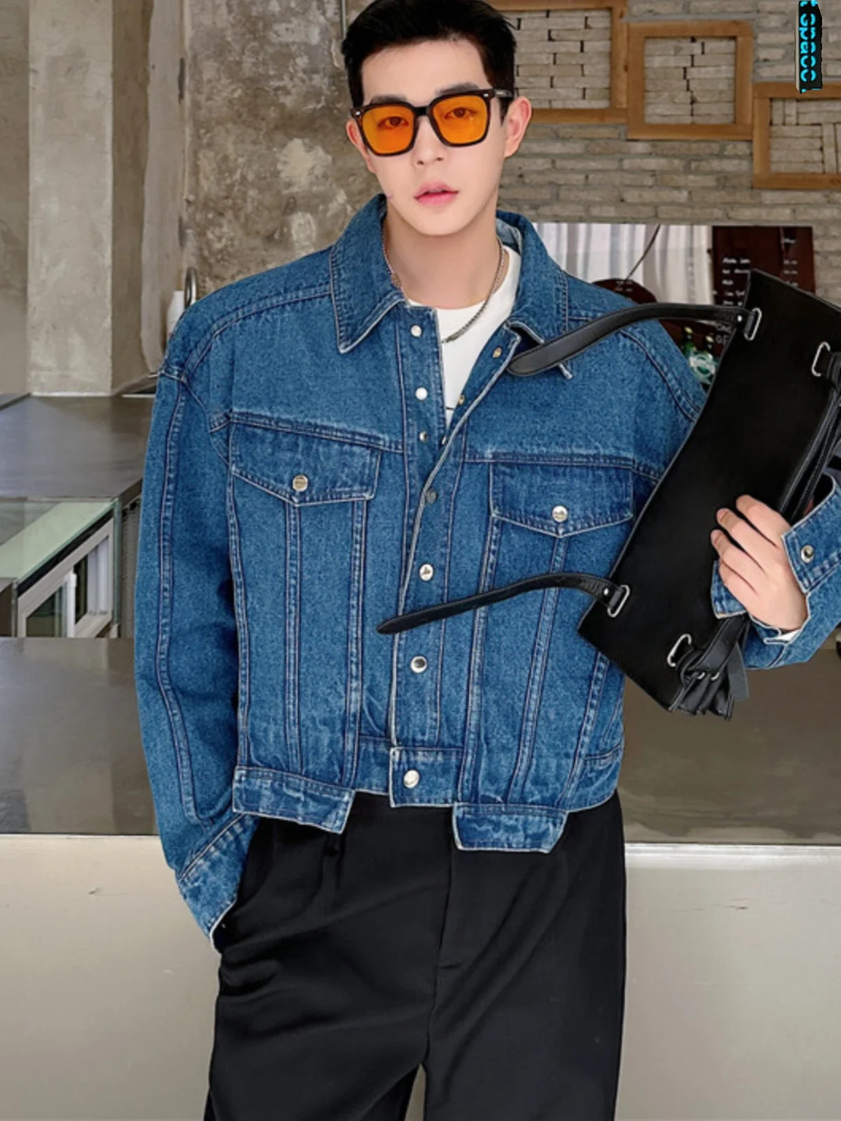 

Новая весенняя мужская джинсовая куртка свободного кроя с асимметричным дизайном, повседневная, молодежная, однотонная