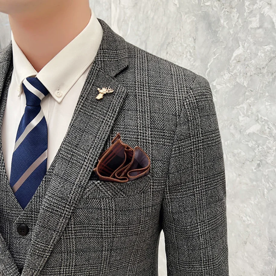 

High-quality men's fashionable, stylish and versatile three-piece set for banquets, weddings and casual occasions