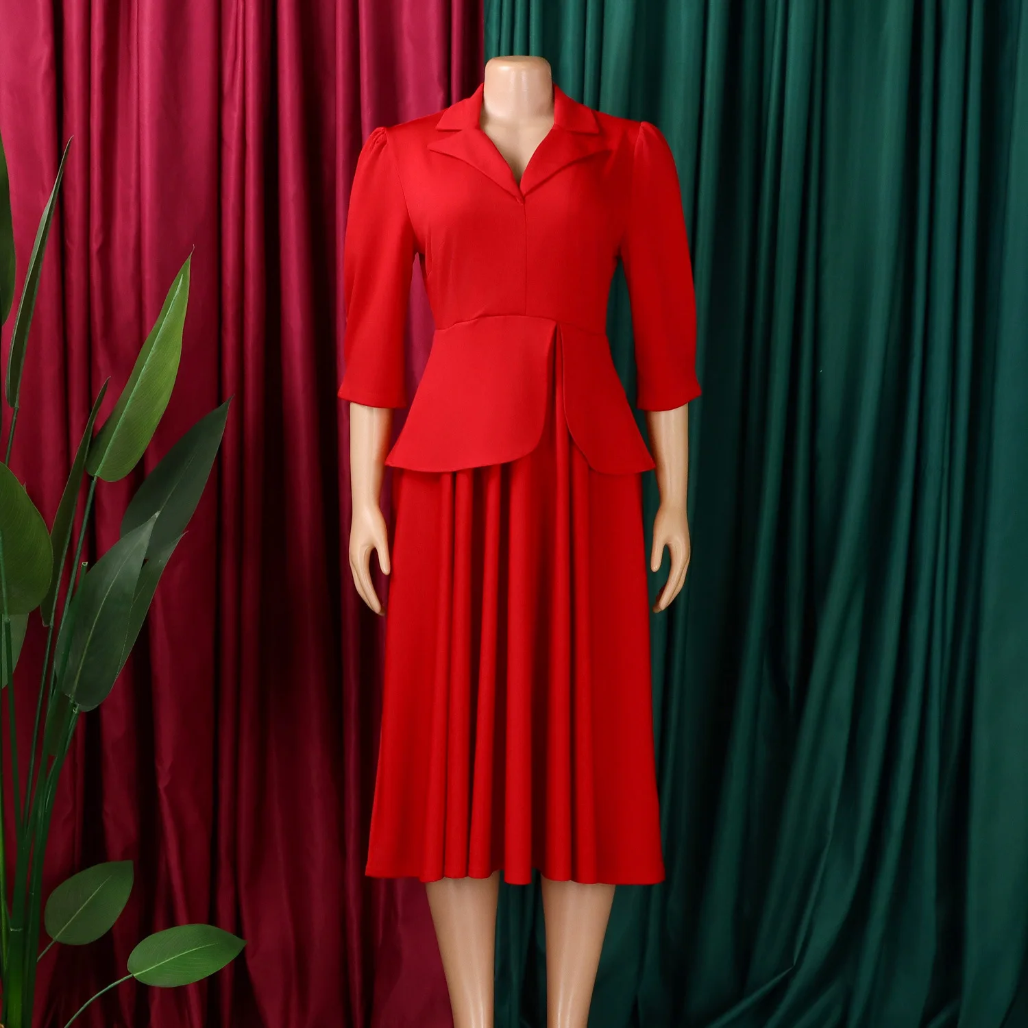 

Элегантное женское платье миди А-силуэта с вырезом-лодочкой, рукавами 3/4 и широким подолом для вечеринок, дней рождения и коктейлей в африканском стиле