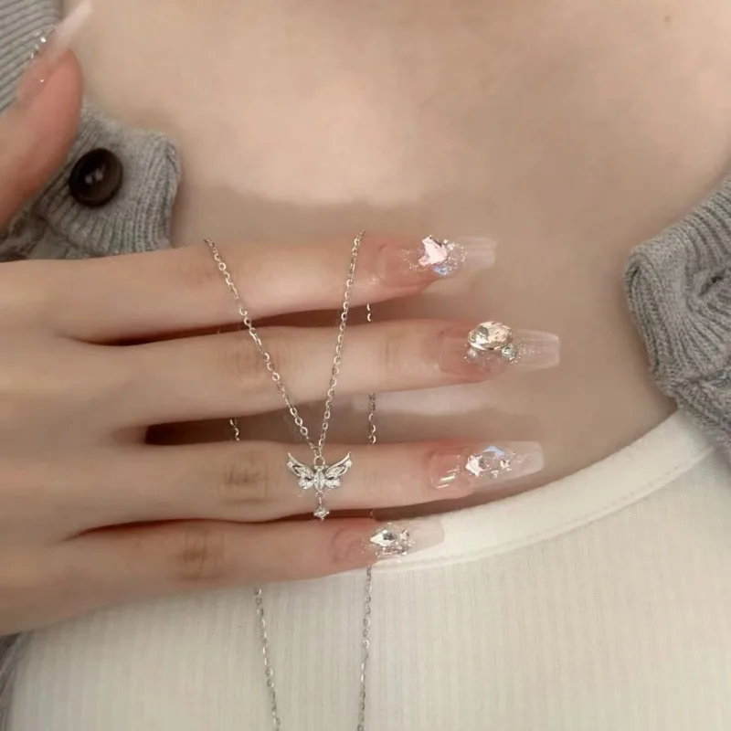 Angel Wings Rhinestone Pendant Necklace for Women Minimalist Clavicle Chain Gift for Girlfriend Delicate Jewelry Accessory