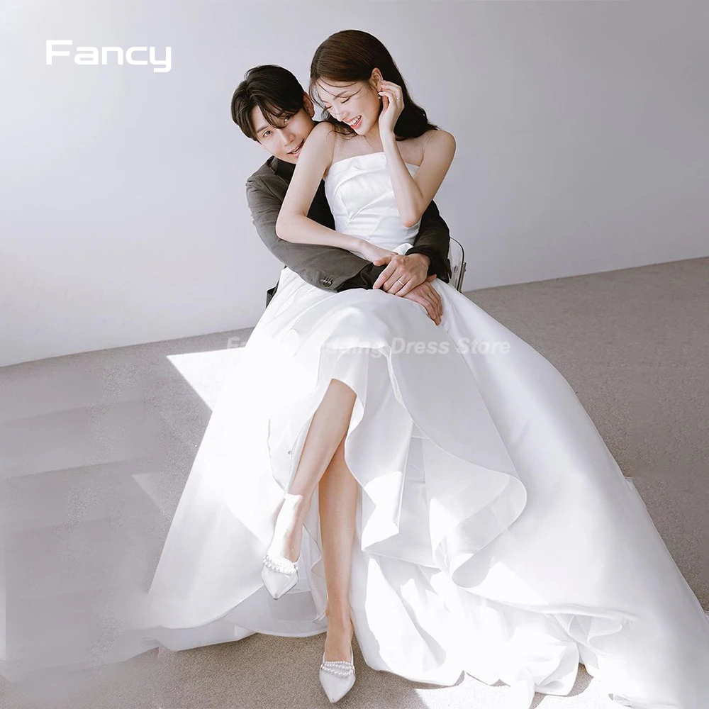 

Fancy Ivory A Line Korea Wedding Dress Sleeveless Strapless Soft Satin Garden Evening Party Dresses Floor Length Bridal Gown