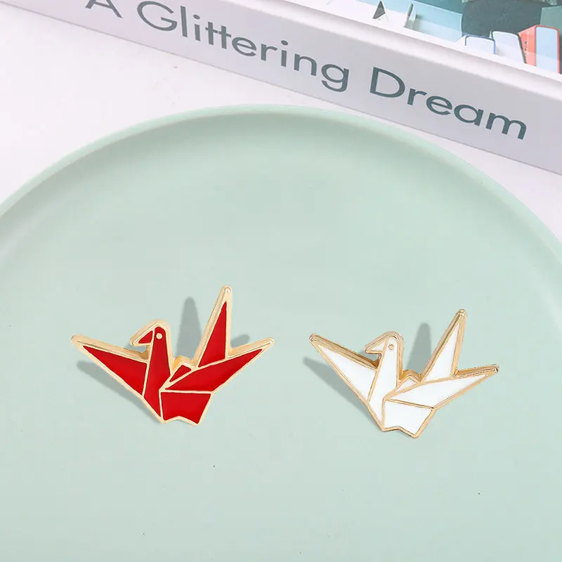 Paper Cranes Enamel Pin Custom White Red Origami Bird Brooches Bag Lapel Pin Badges Simple Animal Jewelry Gift for Kids Friends