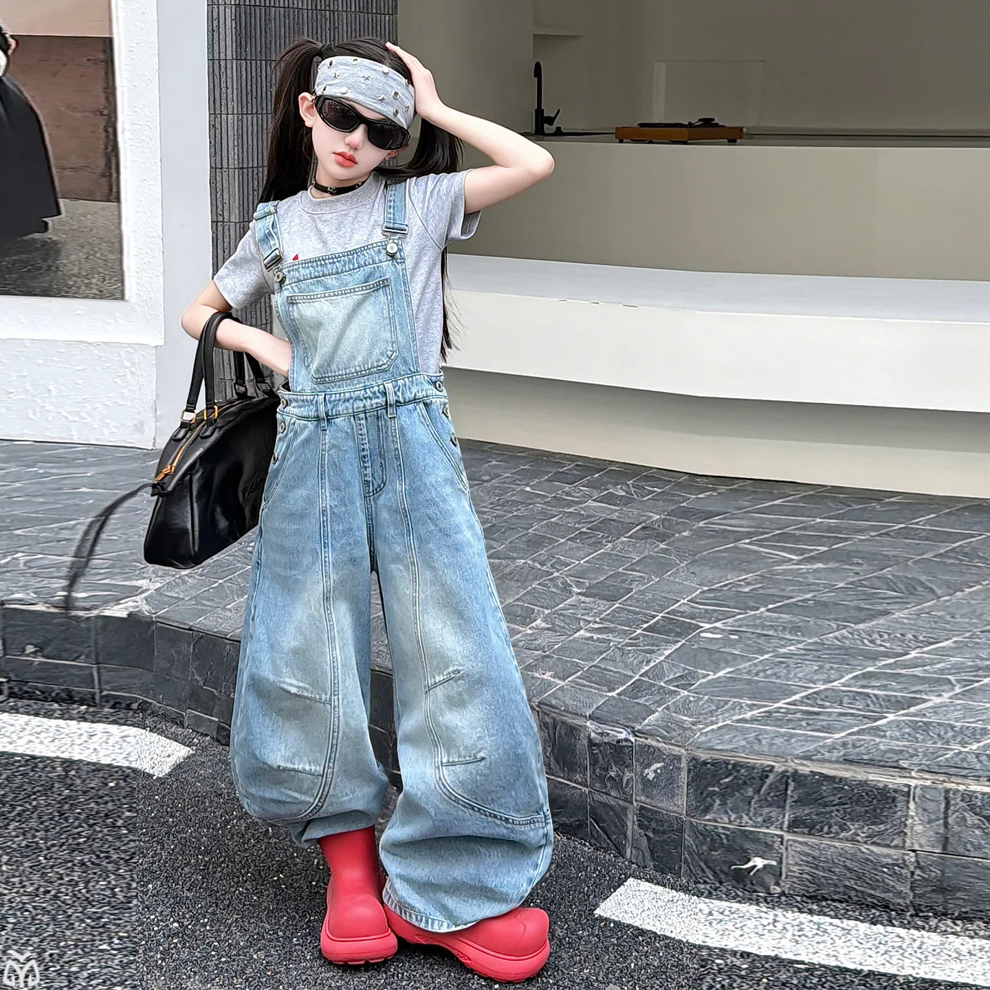 

Джинсовый комбинезон для девочек 2026: новая весенне-осенняя модель, оригинальный дизайн, свободный крой, ретро-стиль, прямые и широкие штанины