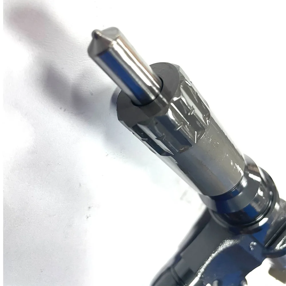 Engine Spare Parts Diesel Fuel Injector 8-98243863-0 095000-1520 for 4HK1 for Denso