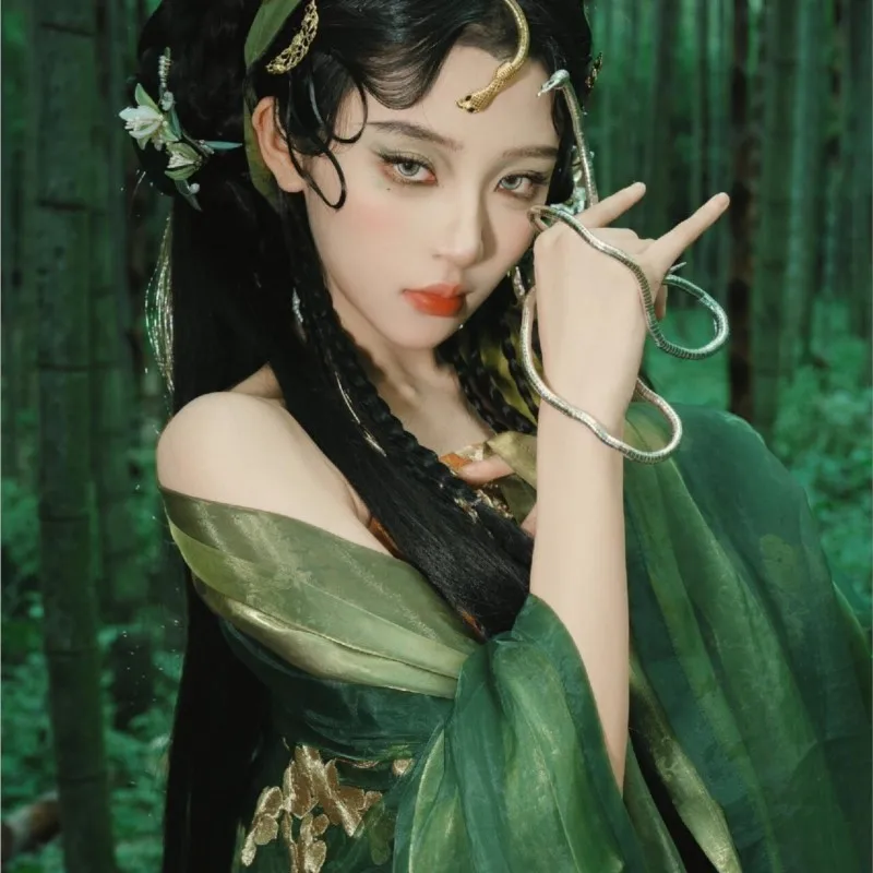 New studio theme photo shoot Hanfu ancient costume heavy embroidery red and green color contrast photography clothing