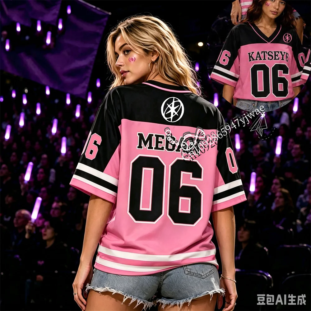 KATSEYE Wildworld Tour Pink&Black Color Match Jersey Eyekons Geschenk-T-Shirt Daniela Yoonchae Mitglied T-Shirt Sommer Herren Damen T-Shirt – Detail 5