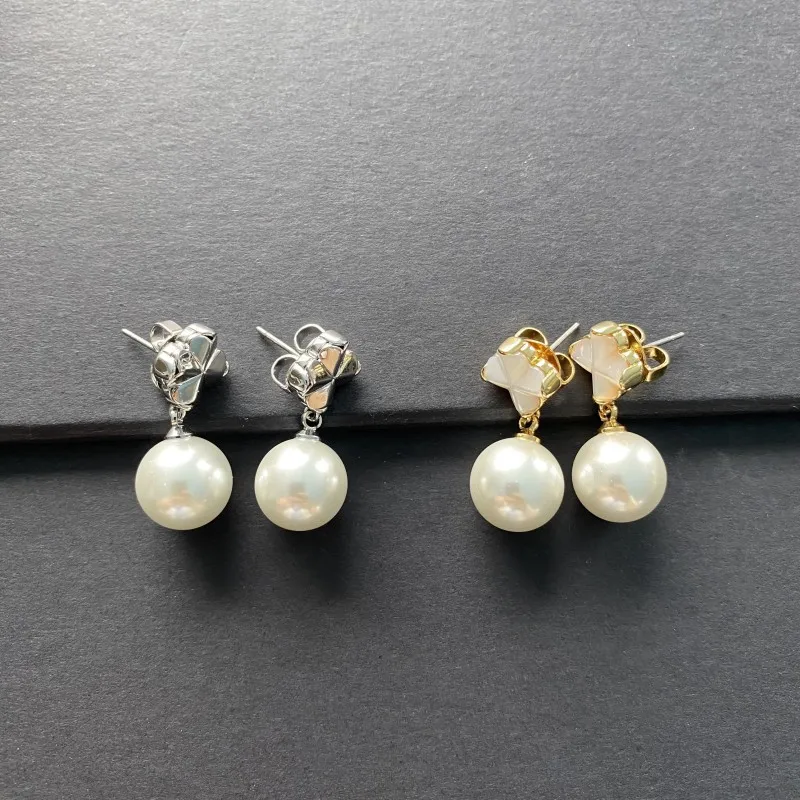 VKVVA Elegant Sweet Mother of Pearl Shell Drop Dangle Stud Earrings, Minimalist Office Daily Ear Accessories for Women Gift