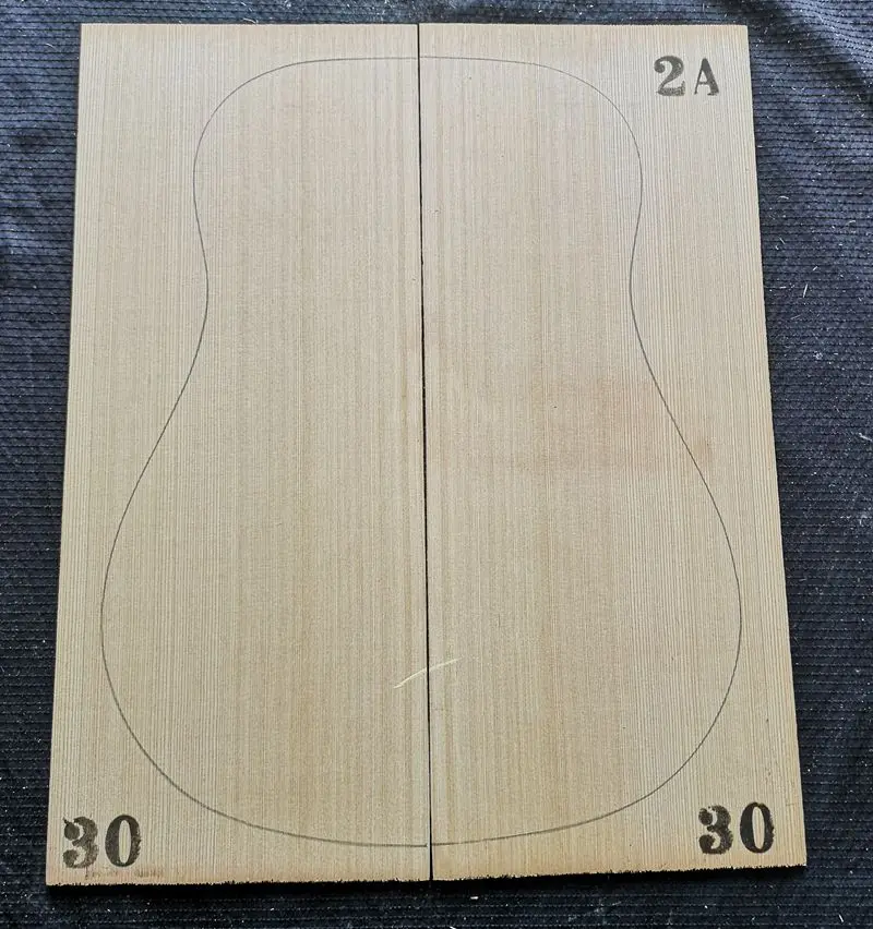 AA Grade Red Cedar Solid w Guitar Top 41 Inch DIY  Guitar Panel Handmade Guitars Making Material 4.5*220*550mm(2pcs)