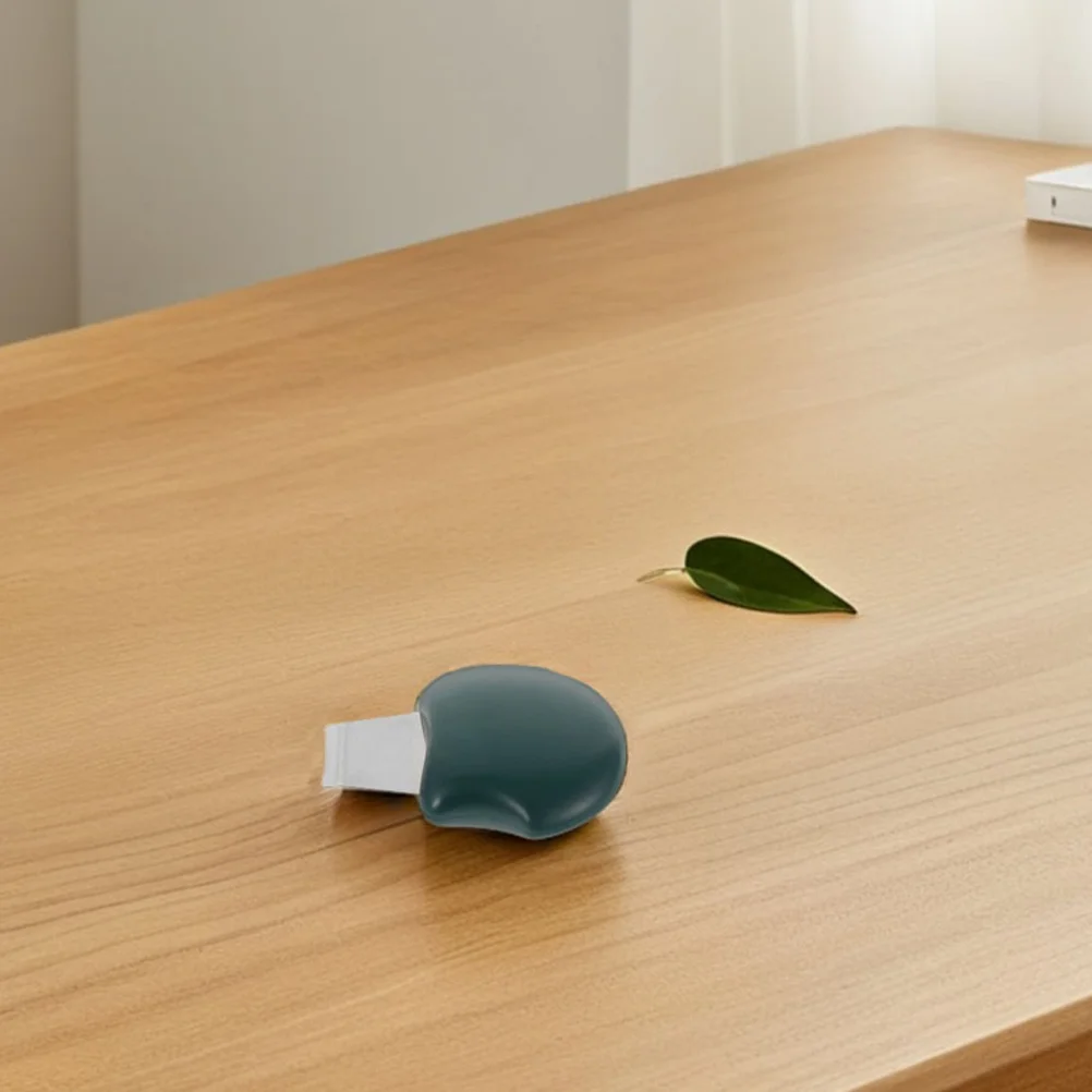 

2Pcs Blackhead Extractor Portable Stainless Steel Manual Pimple Remover Nose Face Pore Cleaning Tool Blackhead Nose Scraper