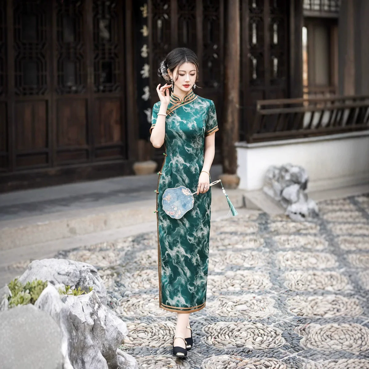 

2025 Spring and Summer New Chinese Style Women's Cheongsam Side Eight Button Jacquard Long Style Retro Qipao Dress