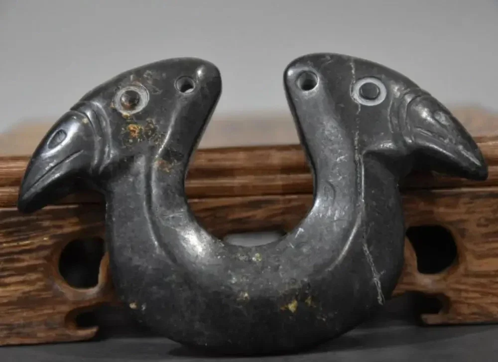 Hongshan culture archaize black iron meteorite sculpture two-headed birds statue