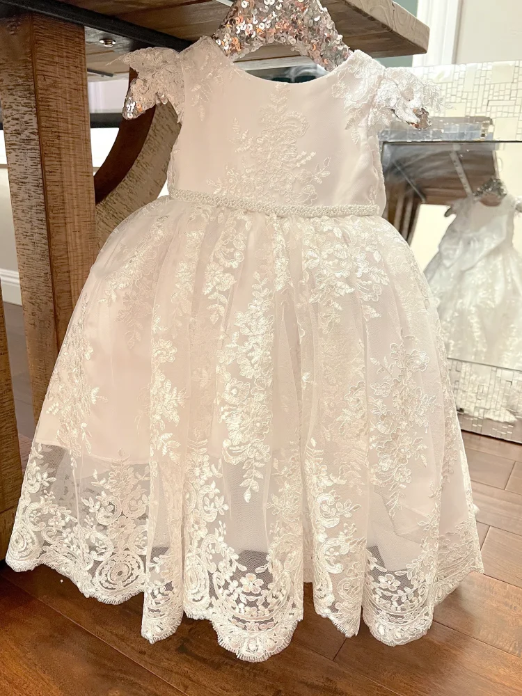 Robes de demoiselle d'honneur blanches avec nœud, appliques en dentelle, manches courtes, banquet, fête d'anniversaire, première communion, quoi que ce soit