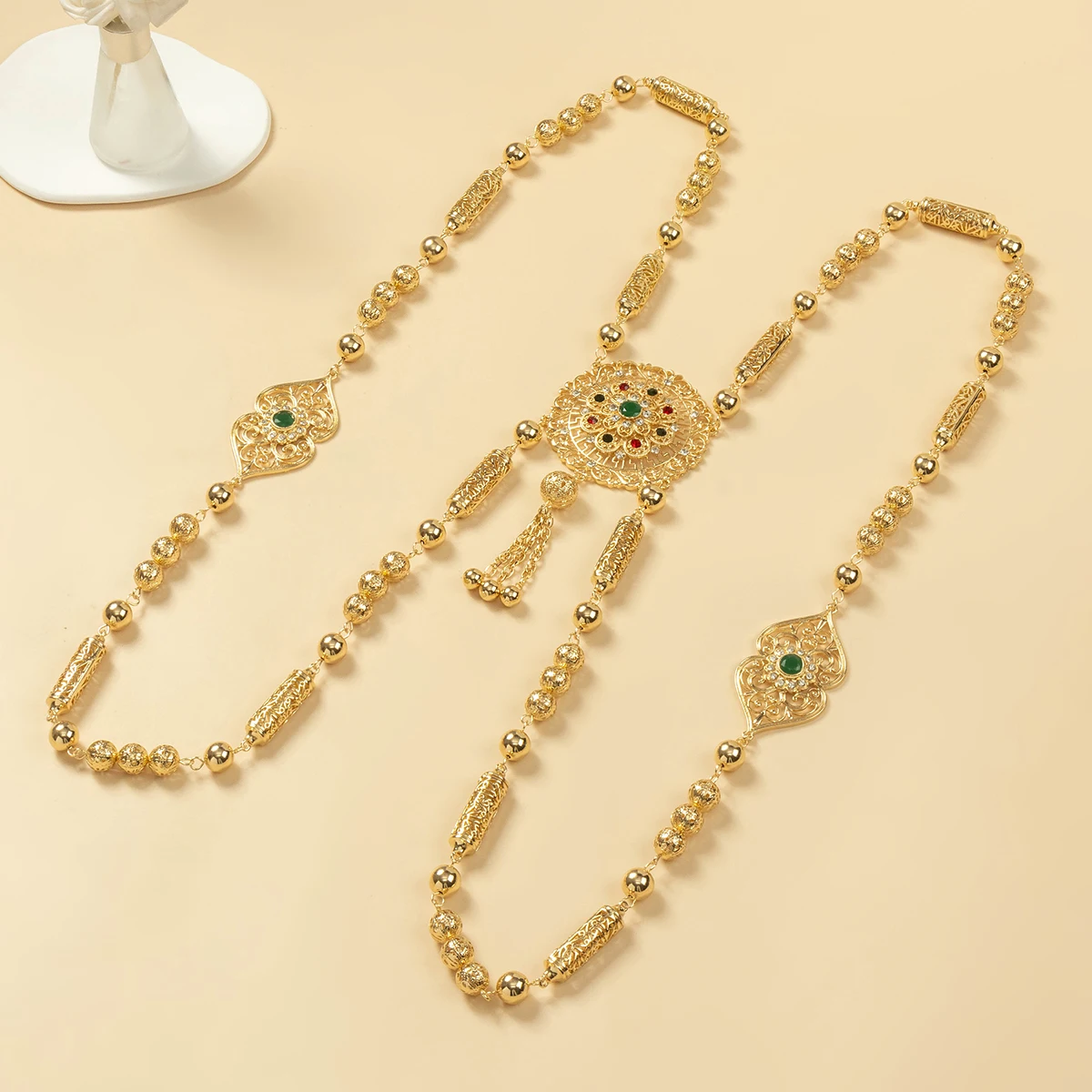 فستان زفاف فاخر مجوهرات للجسم مصنوع يدويًا معدن مطلي بالذهب الزفاف العربي