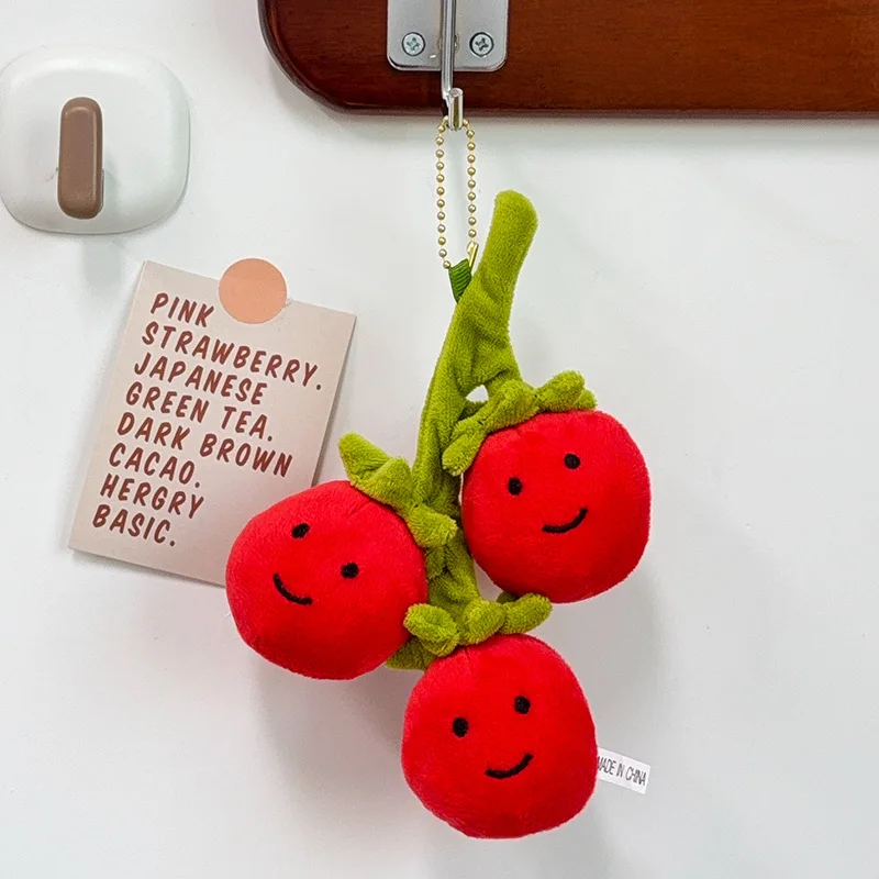 Llavero con colgante de muñeco de peluche de fruta de tomate pequeño japonés, llavero de regalo de cumpleaños de muñeco de tomate relleno de felpa suave de simulación