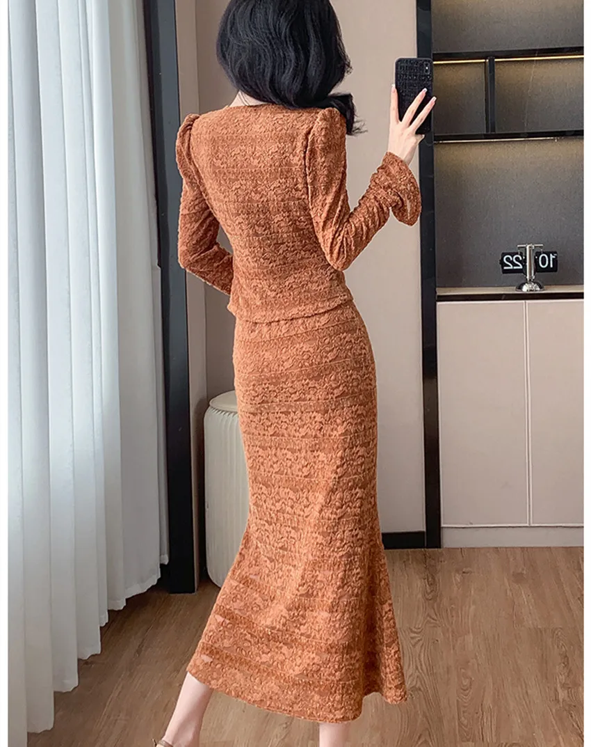 Fashion Autumn Jacquard Lace Two Piece Set New Fashion Women V Neck Rose Red Flare Sleeve Split Tops + Long Party Skirt Suits