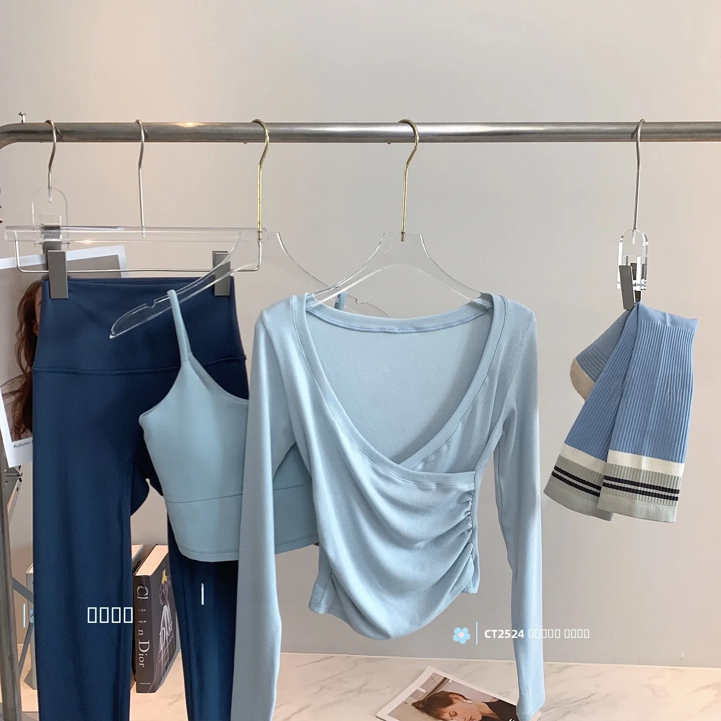 

Женский комплект для йоги и пилатеса: дышащая повседневная футболка и леггинсы для любого сезона, для занятий на улице и как нижнее белье