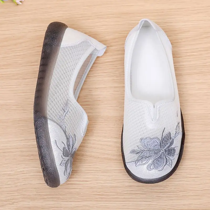 Women's Embroidered Shoes Traditional Chinese Style 2026 Summer Breathable Mesh Slip on Soft Sole Non Slip Comfort Flats