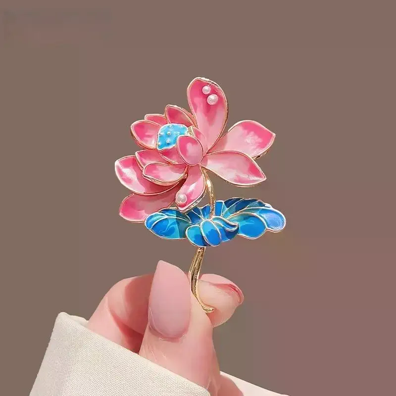 موضة المينا النباتات زهرة اللوتس دبابيس دبابيس للنساء الملابس معطف اكسسوارات الهدايا