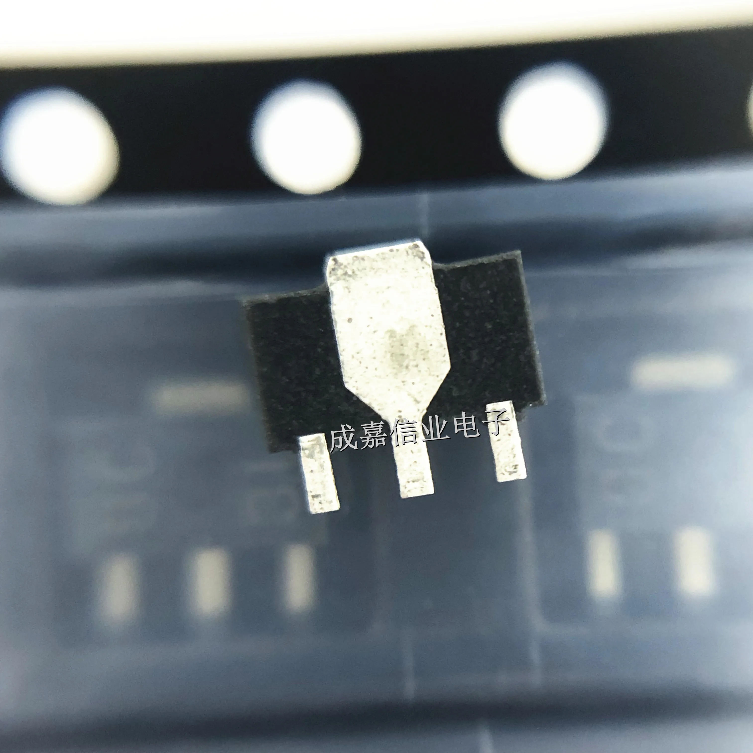 10pcs/Lot NJM78L05UA-TE1 SOT-89-3 MARKING;8C Linear Voltage Regulators 3-Term Pos Vreg 30V 100mA 350mW