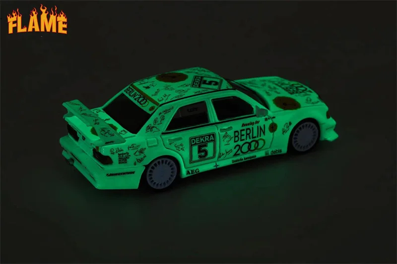 Flame 1:64 190E W201 2,5-16 Evo Berlin 2000 livery #5 luminiscencia blanca limitada 299 Diecast Model Car