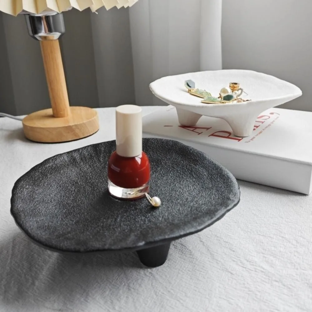 

Ceramic Jewelry Storage Tray Irregular Artistic Jewelry Display Rack Multi-Function Simple Three Legged Tray Key