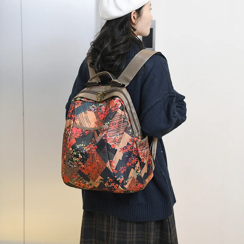 Ransel Santai untuk Wanita Tas Bahu Ransel Perjalanan Modis Tas Sekolah Ringan Serbaguna Tas Desainer Mochila