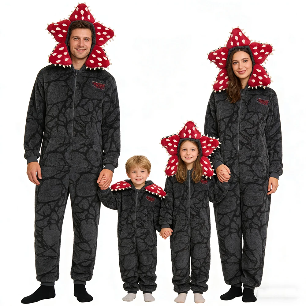 

Рождественская пижама «Очень странный» с дизайном растений Демогоргона — комбинезон для взрослых с уютной фланелевой тканью, идеально подходит для праздничных вечеринок