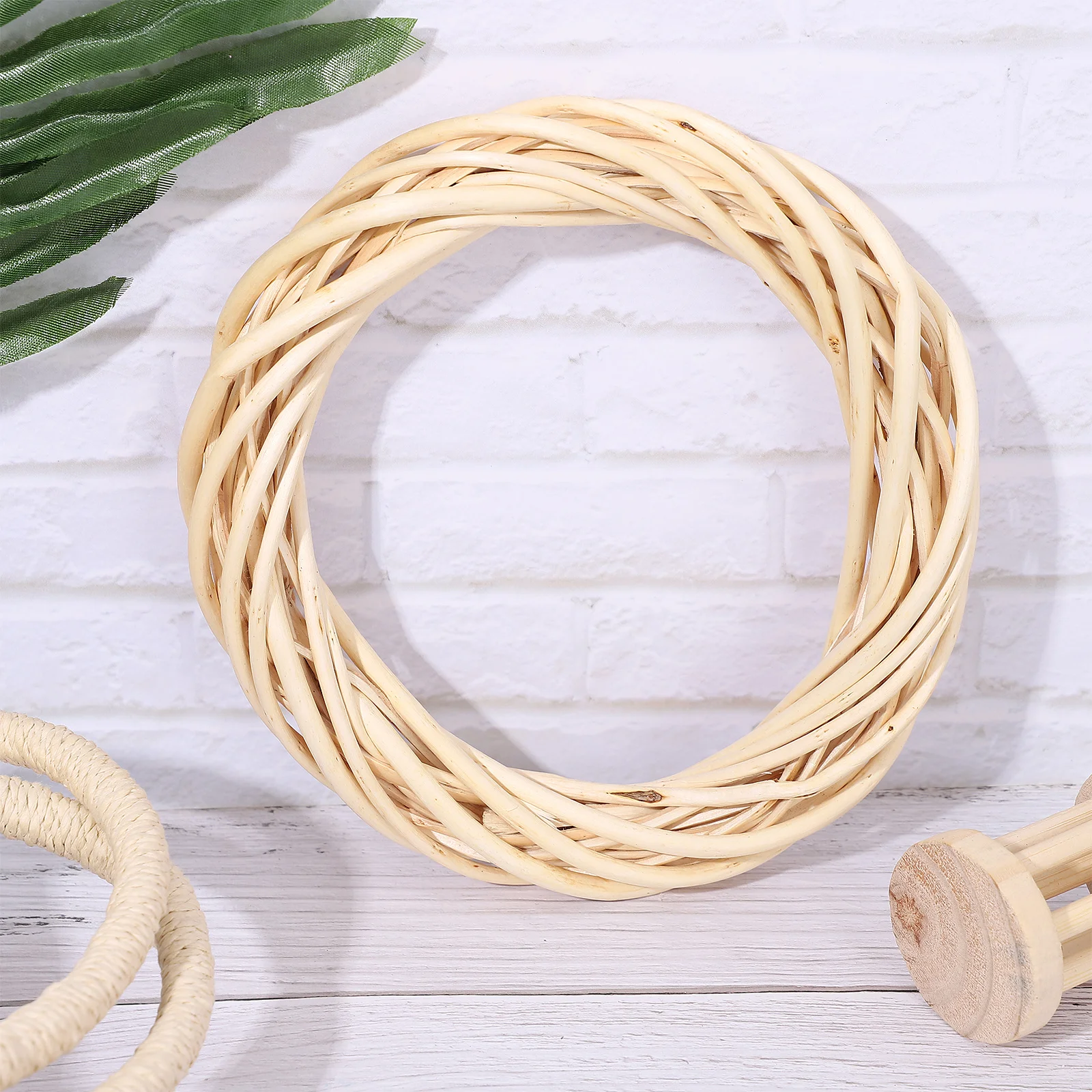 

Grapevine Wreath Natural Rattan Hand-Woven Circular Twig Garland Christmas Hanging Party Decorative Craft Grapevine Wreath