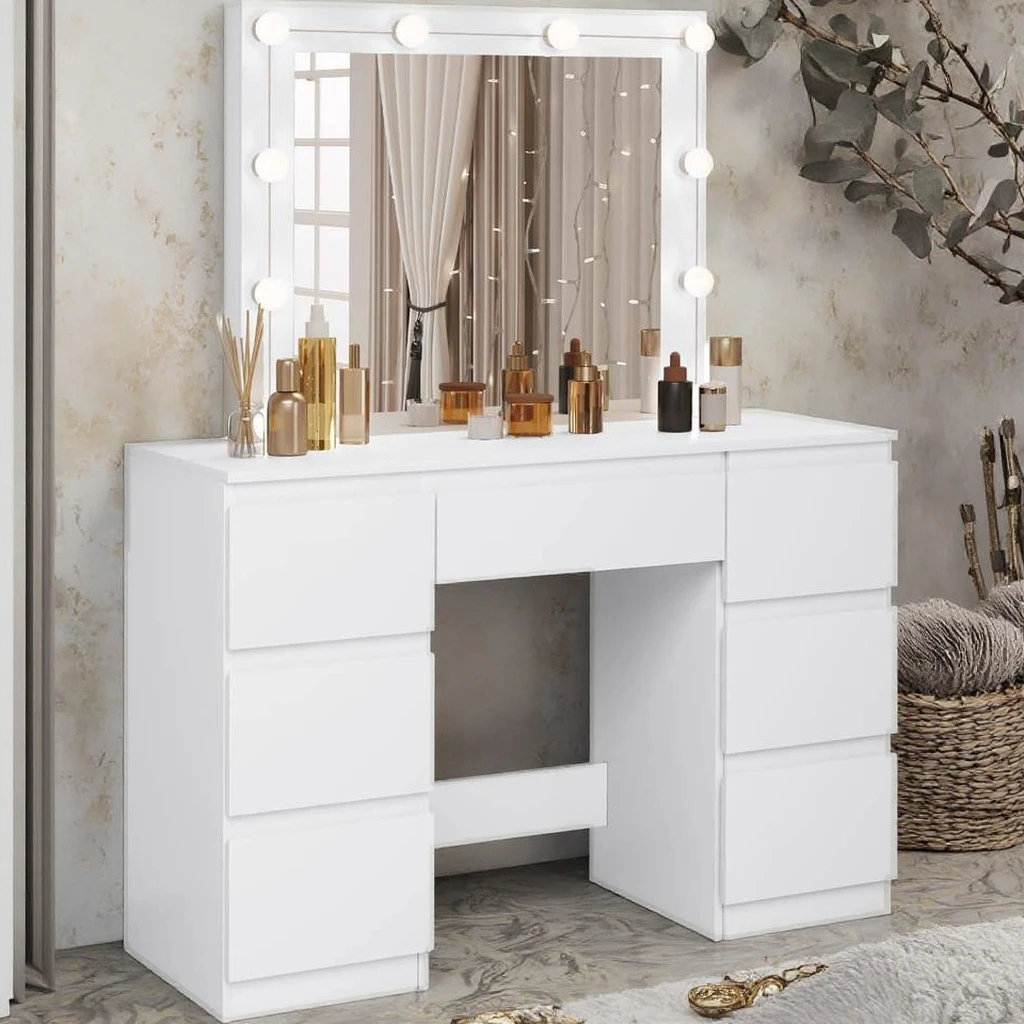 Moderner Make-Up-Ti…