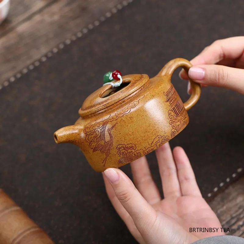 

Chinese Yixing Purple Clay Teapot Handmade Flying Crane Tea Pot Tradition Household Beauty Kettle Raw Ore Zisha Tea Set 210ml