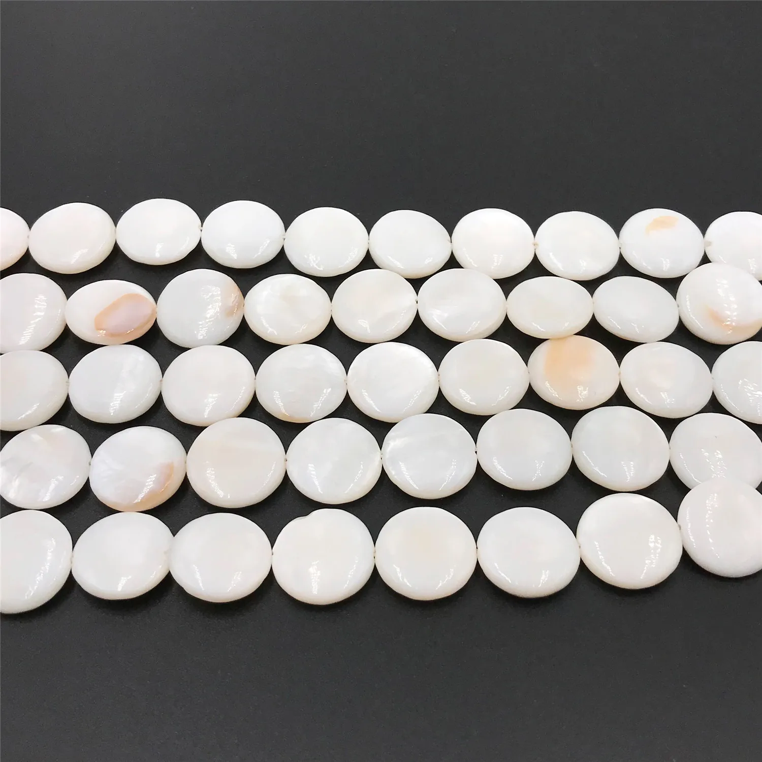 Natural White Freshwater Shell Beads Round Flat Shell Bead Mother Of Pearl Loose Beads for Jewelry Making DIY Bracelet Necklaces