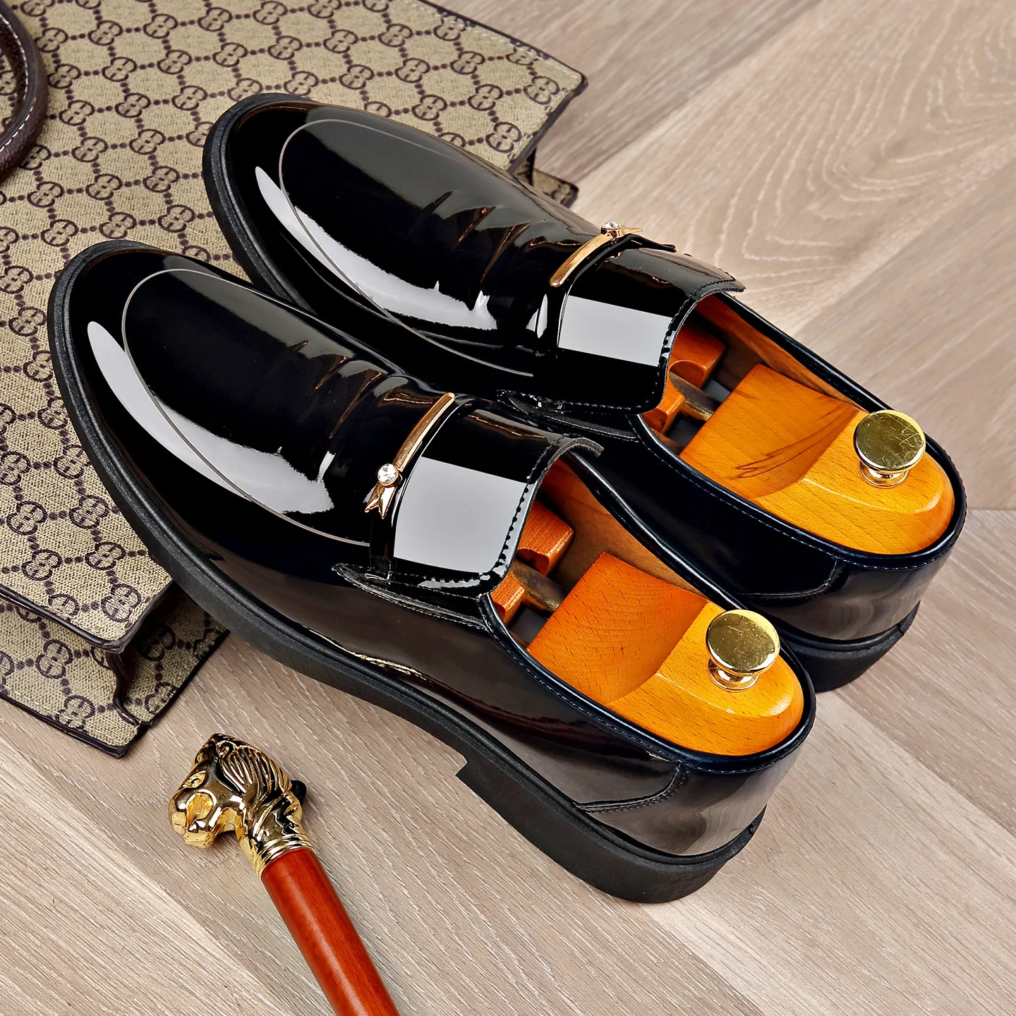 New Men's Formal Dress Shoes with Metal Decor PU Leather Business Wedding Oxfords Comfortable Non-Slip British Classic Style