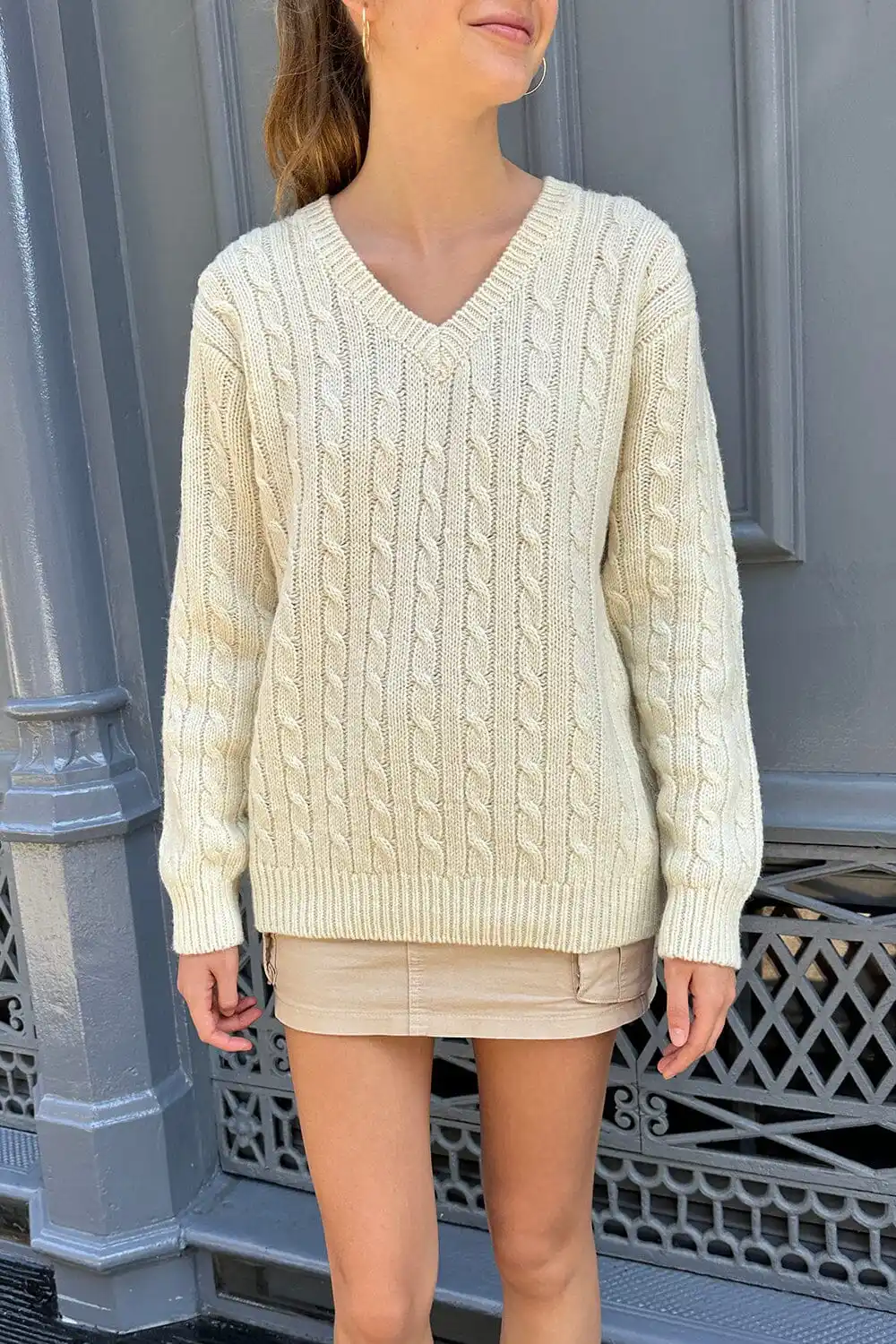 

Women's Cream Cable Knit V-Neck Oversized Sweater Casual Long Sleeve Knitted Pullover Soft Cotton Top for Autumn Winter