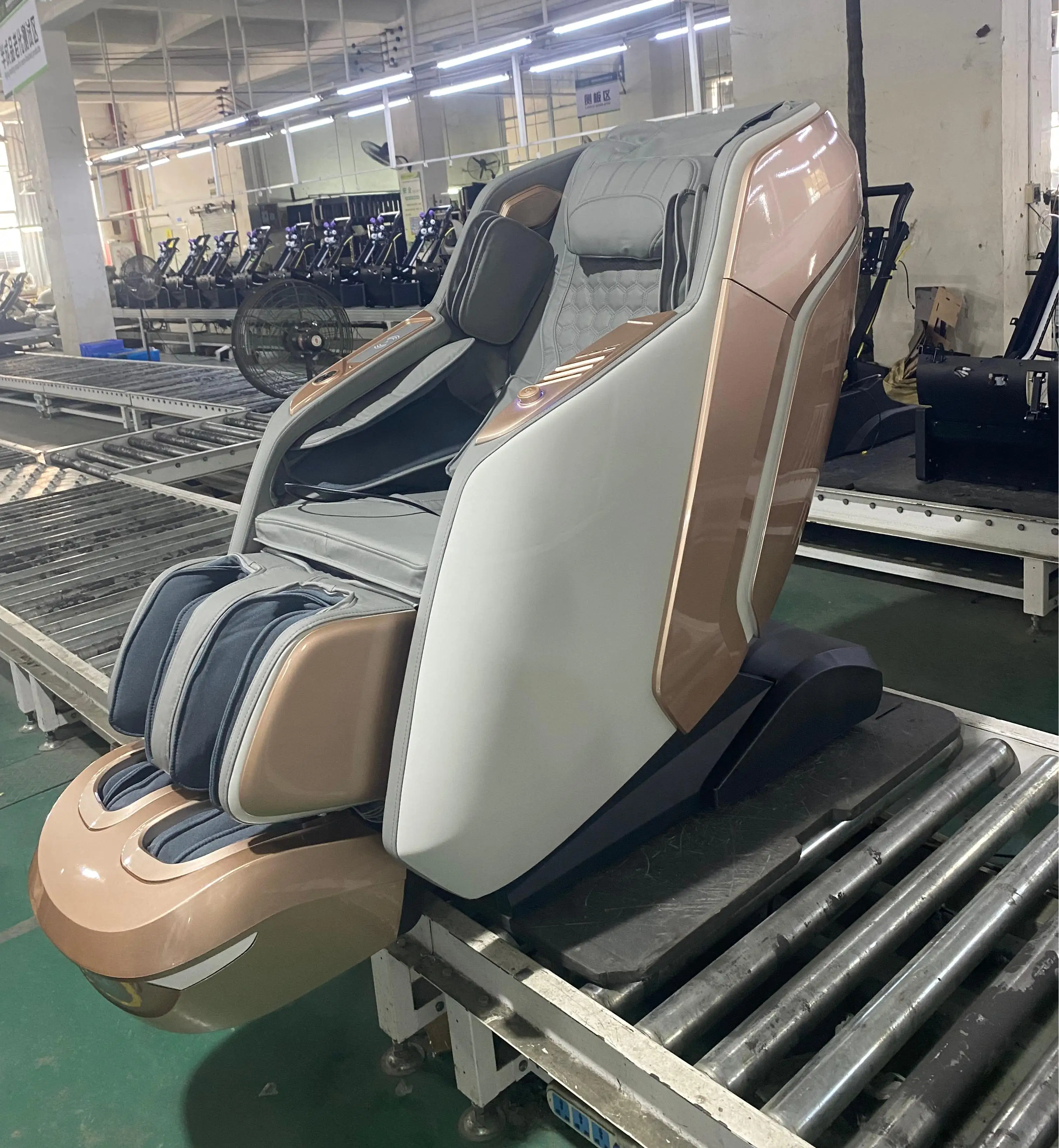 Full Body Zero Gravity Massage Chair with Voice Control Musical Function