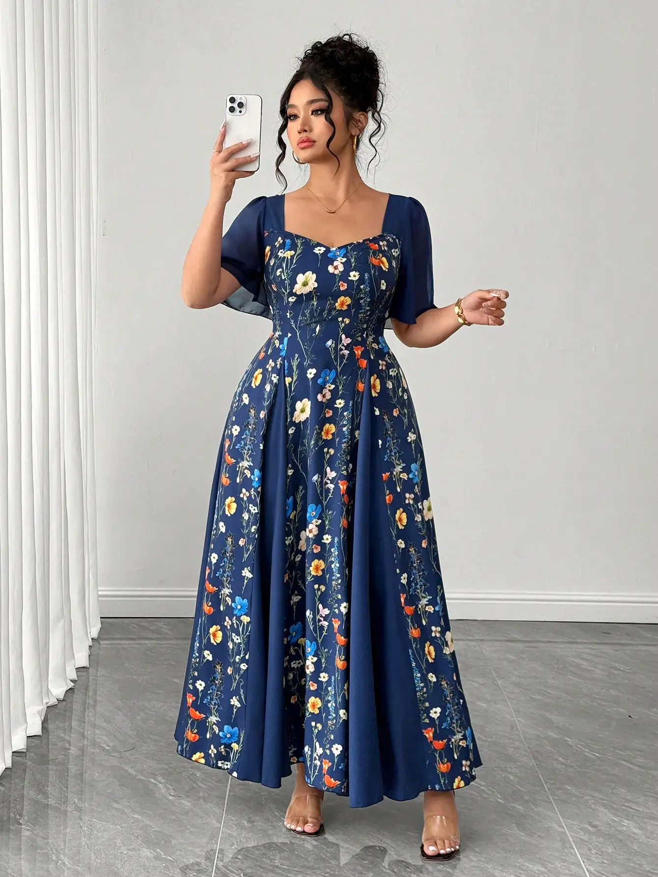 

Элегантное шифоновое платье больших размеров с цветочным принтом, расклешенными рукавами, квадратным вырезом и длиной в пол