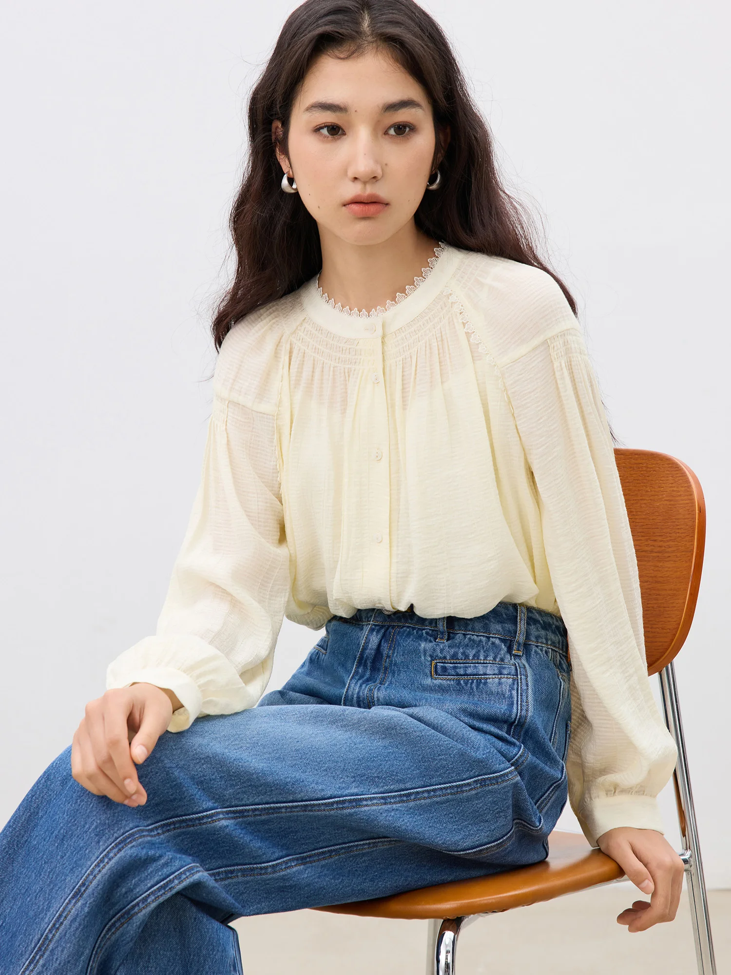 

ZIQIAO French Style Beige Elegant Long-sleeved Shirt for Women 2025 Spring Summer New Red Romantic Texture Shirt 25ZQ91201